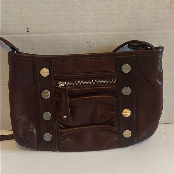 B. MAKOWSKY BROWN LEATHER CROSSBODY ZIP  POCKET SILVER NAIL HEAD ADORNMENTS - Picture 1 of 8